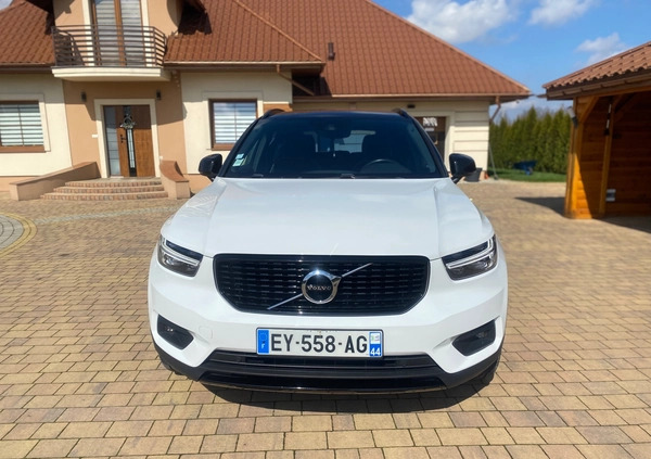 Volvo XC 40 cena 113900 przebieg: 128000, rok produkcji 2018 z Leżajsk małe 301